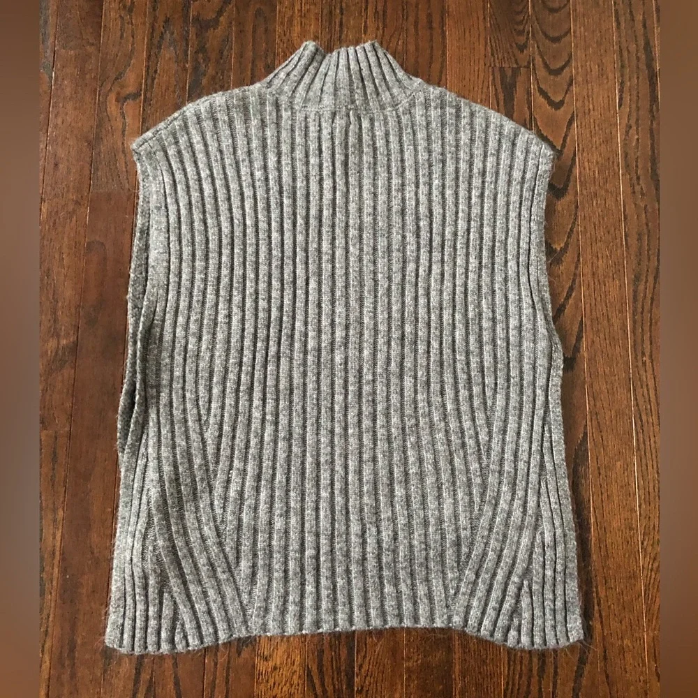 a new day Women’s OSFM Heathered Medium Gray Ribbed Collared Sweater Poncho - Picture 7 of 9